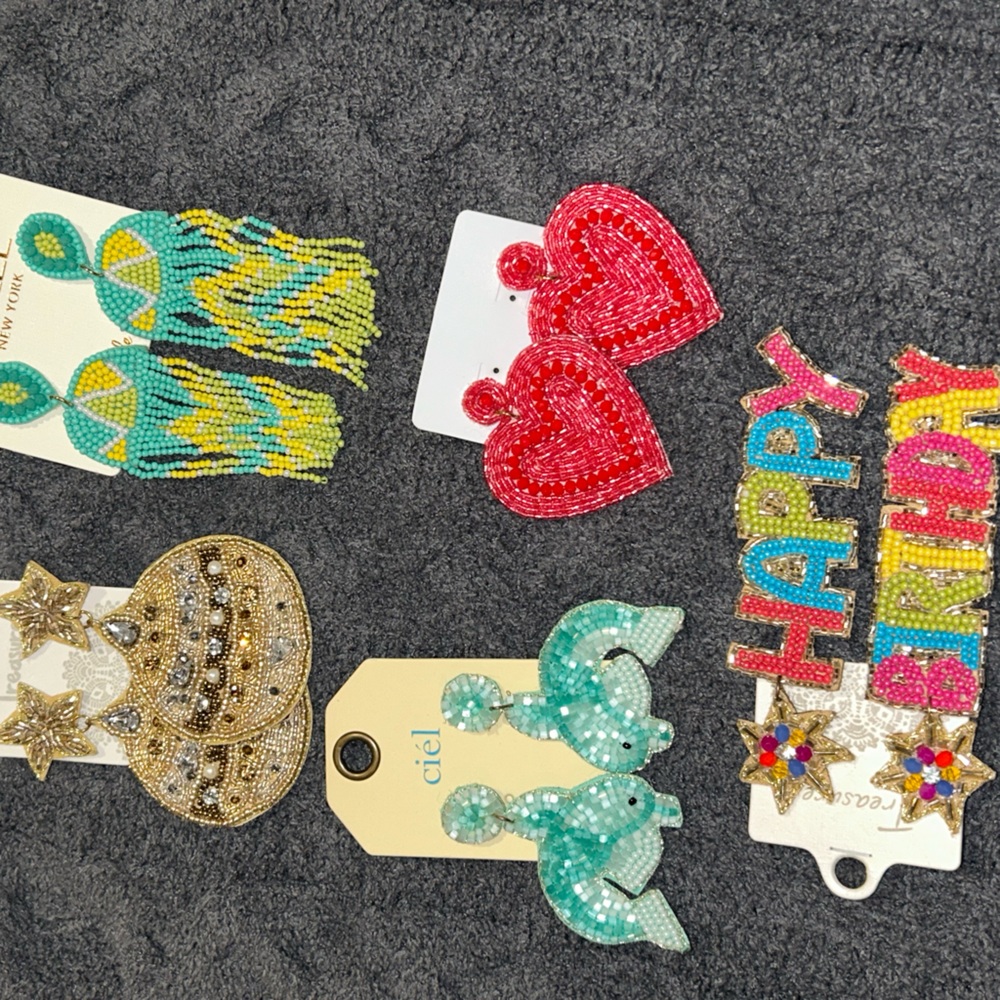 5 PAIR BEADED EARRINGS NEW!! - Picture 1 of 2